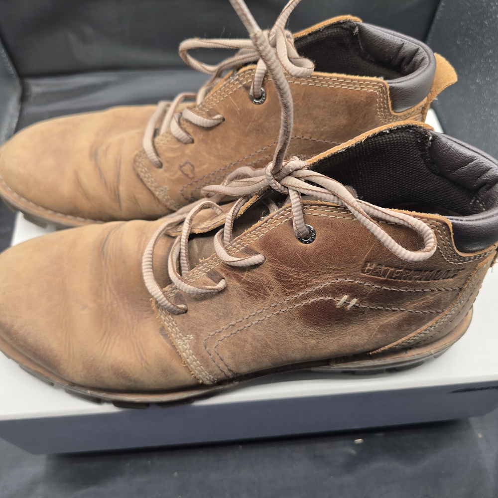 Caterpillar‎ Men's Tan Leather Chukka Boots